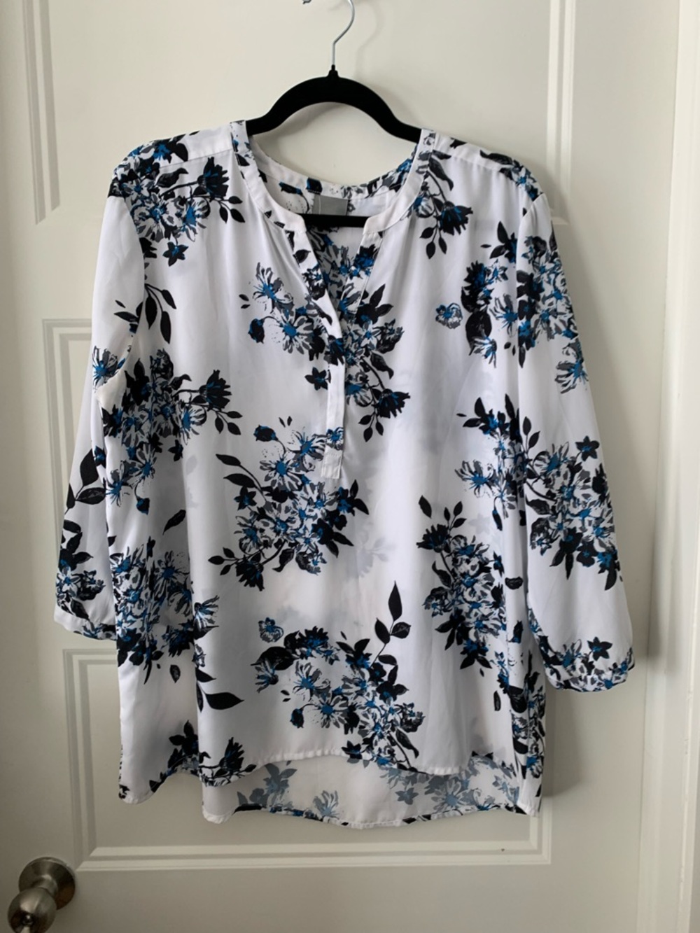 Blu stop ,Women's White Floral Split-Neck chiffon blouse - Blue/Black Print XL